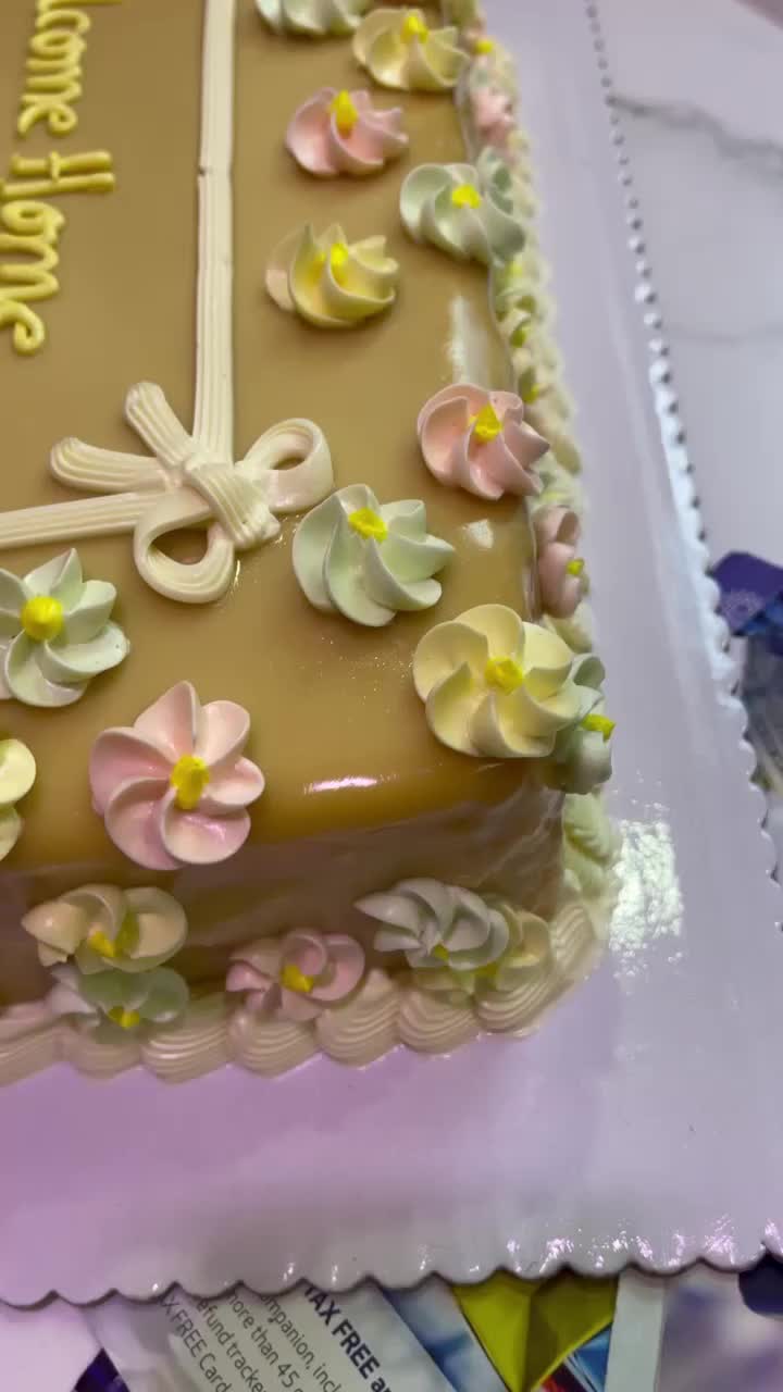 Video review of Estrel's Caramel Cakes
