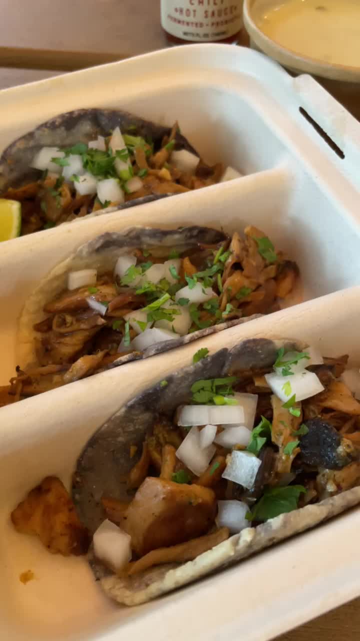 Video review of A Mano