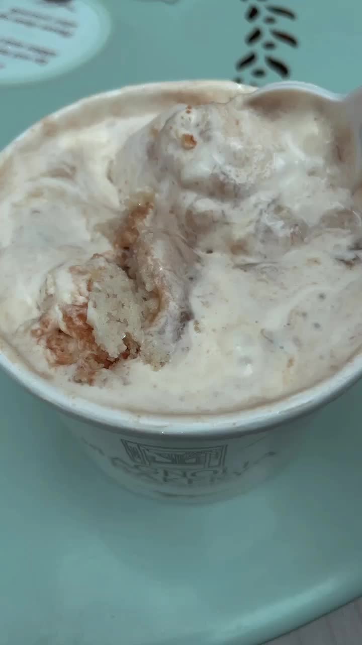 Magnolia Bakery - Central Park South