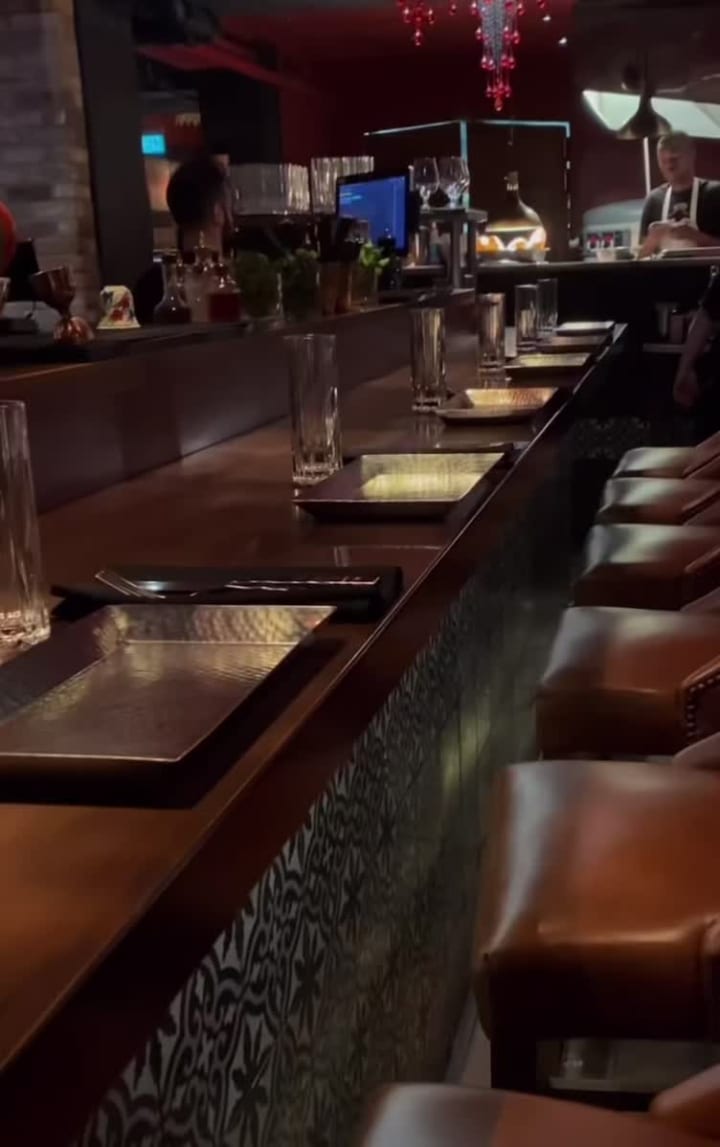 Video review of Damas