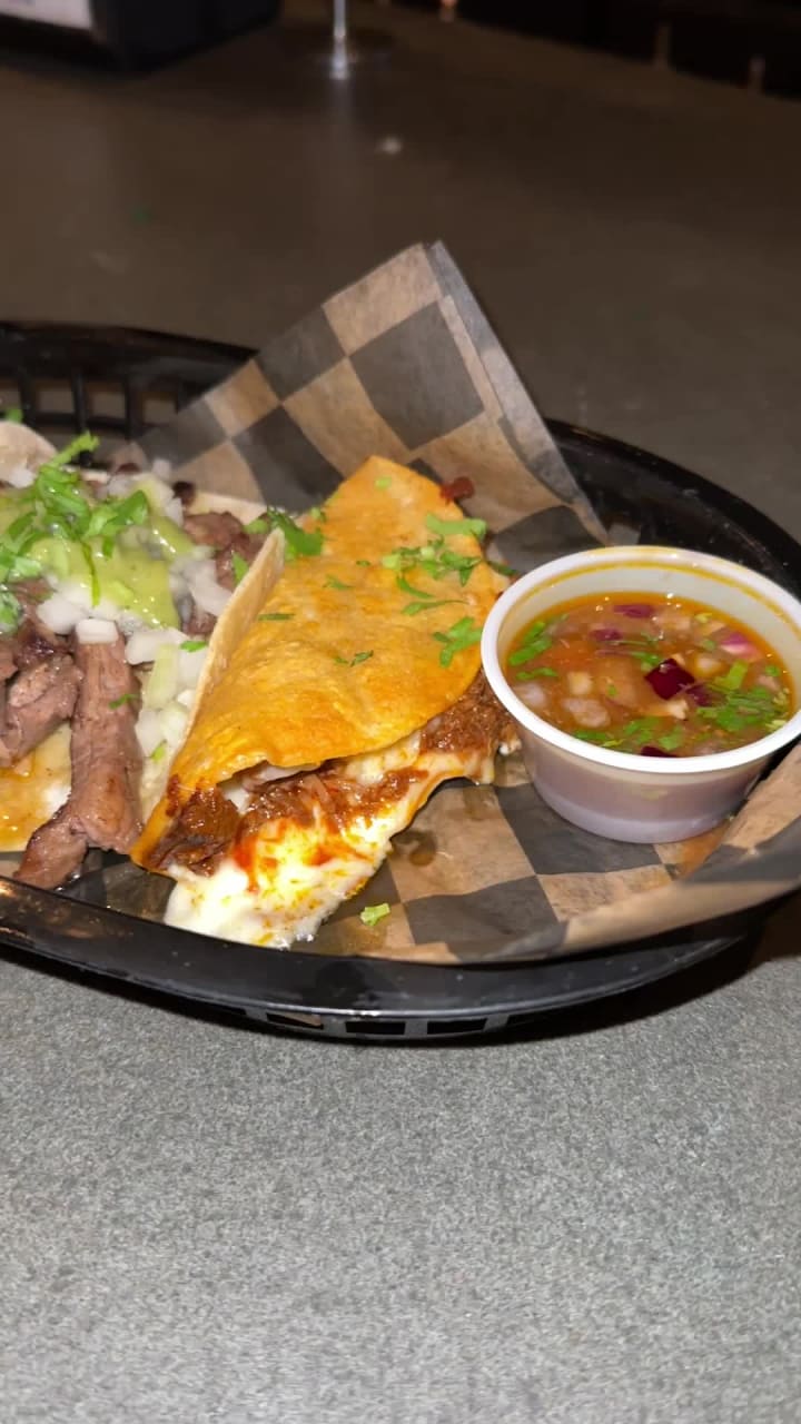 Video review of El Rey