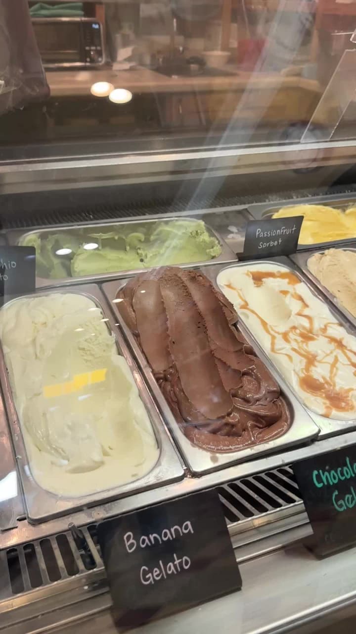 Video review of Caffé Mezza Luna