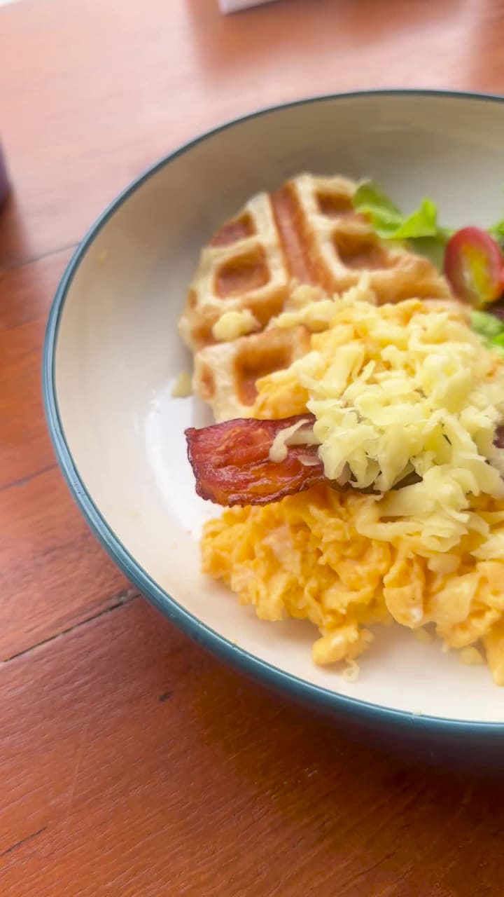 Ma Doo Bua (มา ดู บัว)