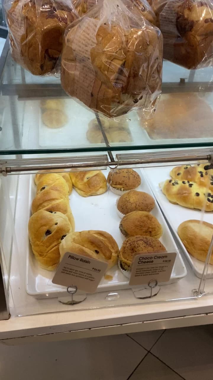 Video review of BreadTalk