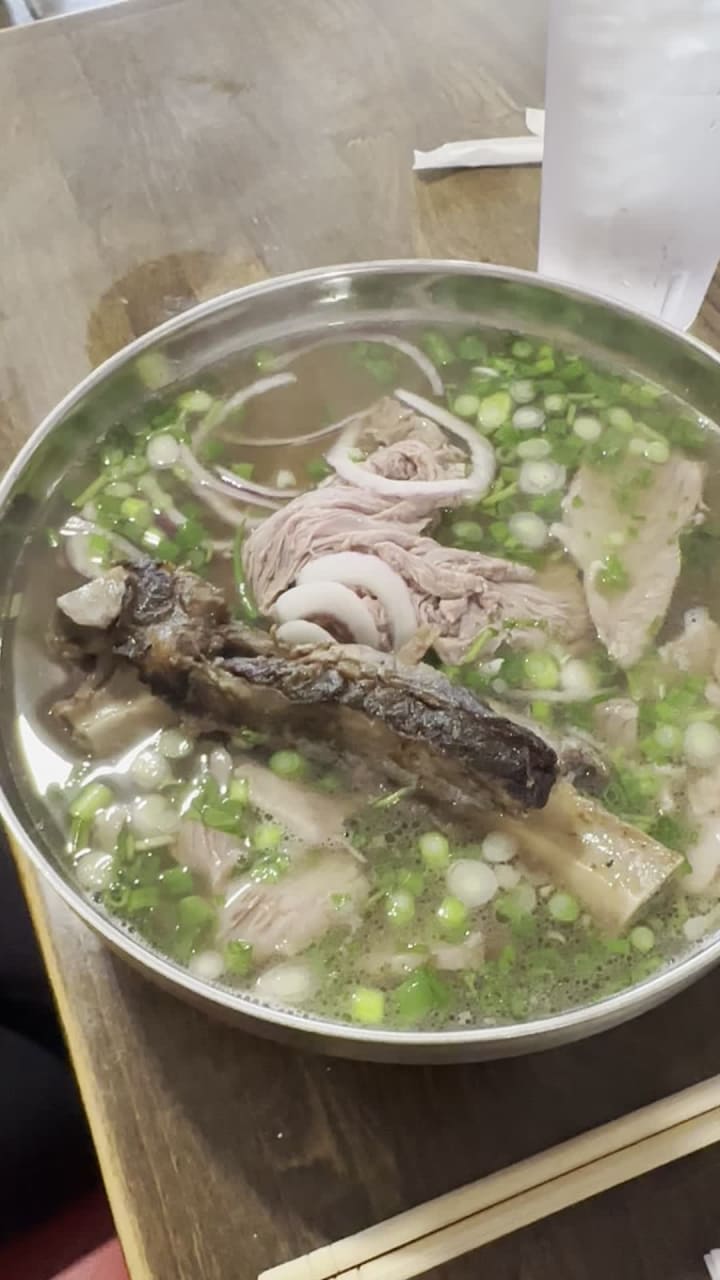 Ba le vietnamese restaurant