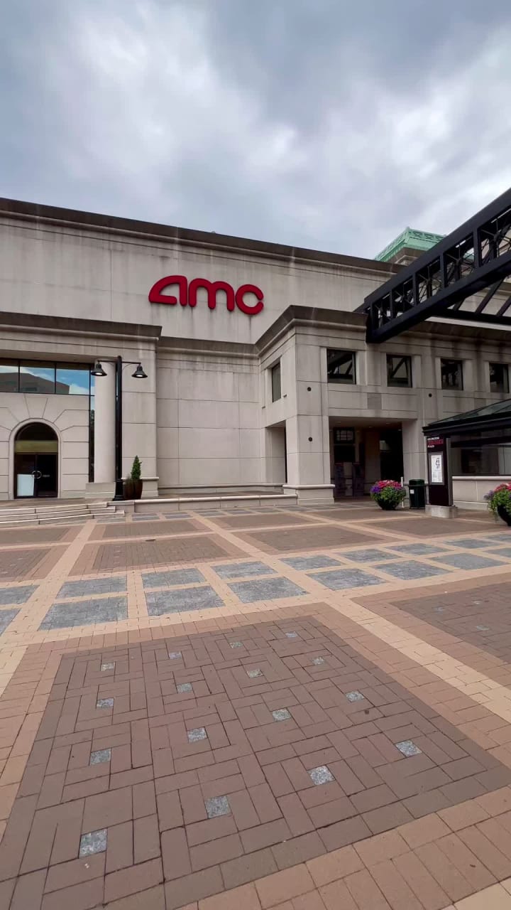 Video review of AMC Courthouse Plaza 8