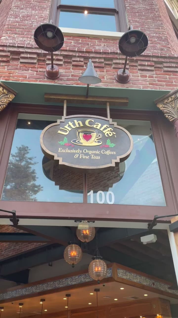 Video review of Urth Caffé