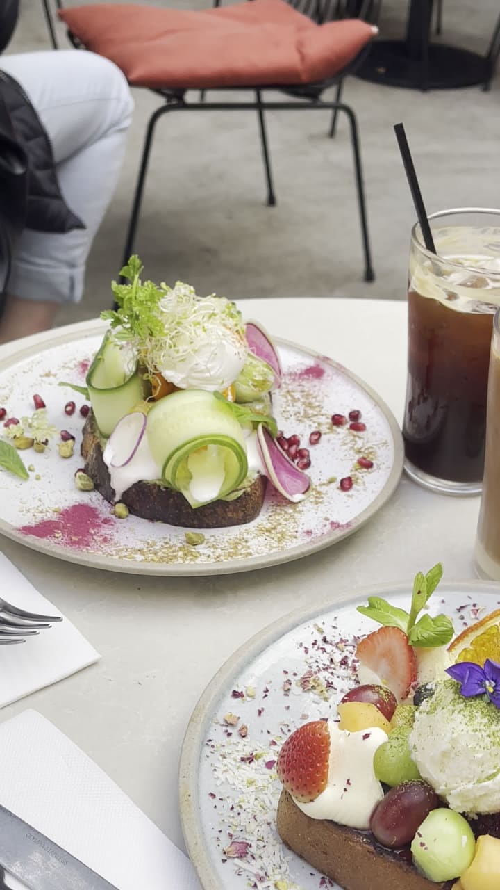 Video review of Henry Lee's Redfern