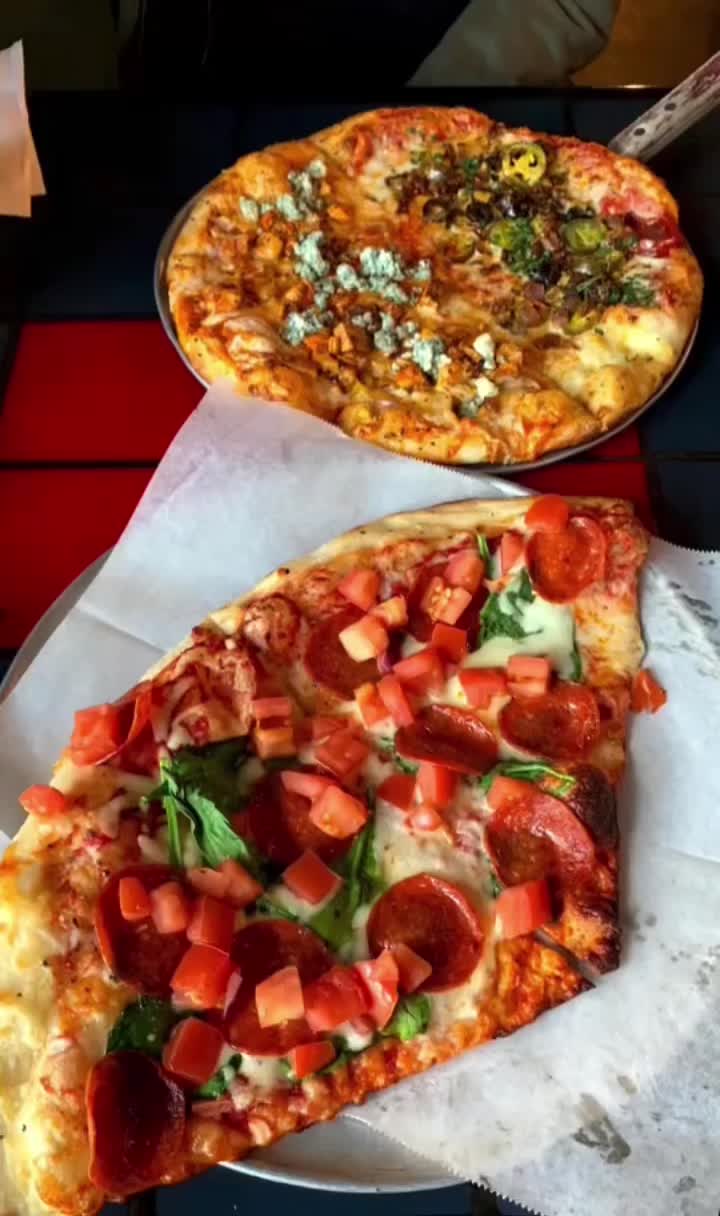 Video review of Blue Moon Pizza