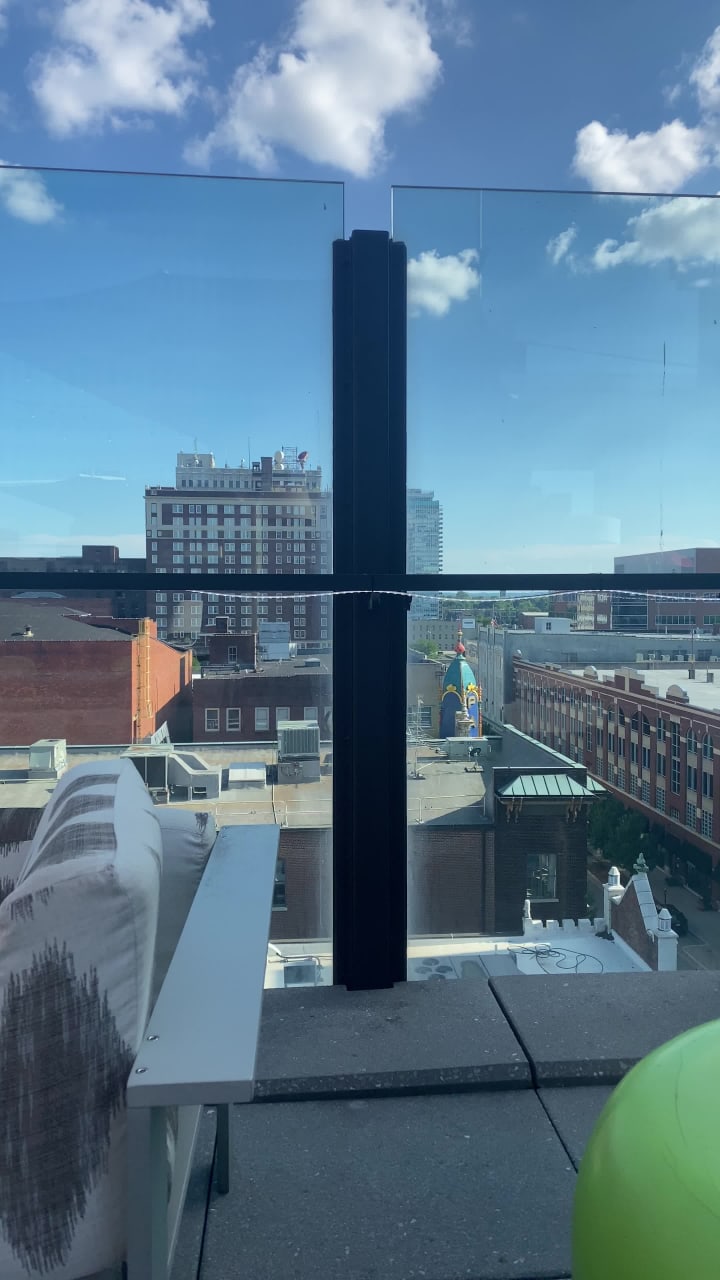 8UP Elevated Drinkery & Kitchen