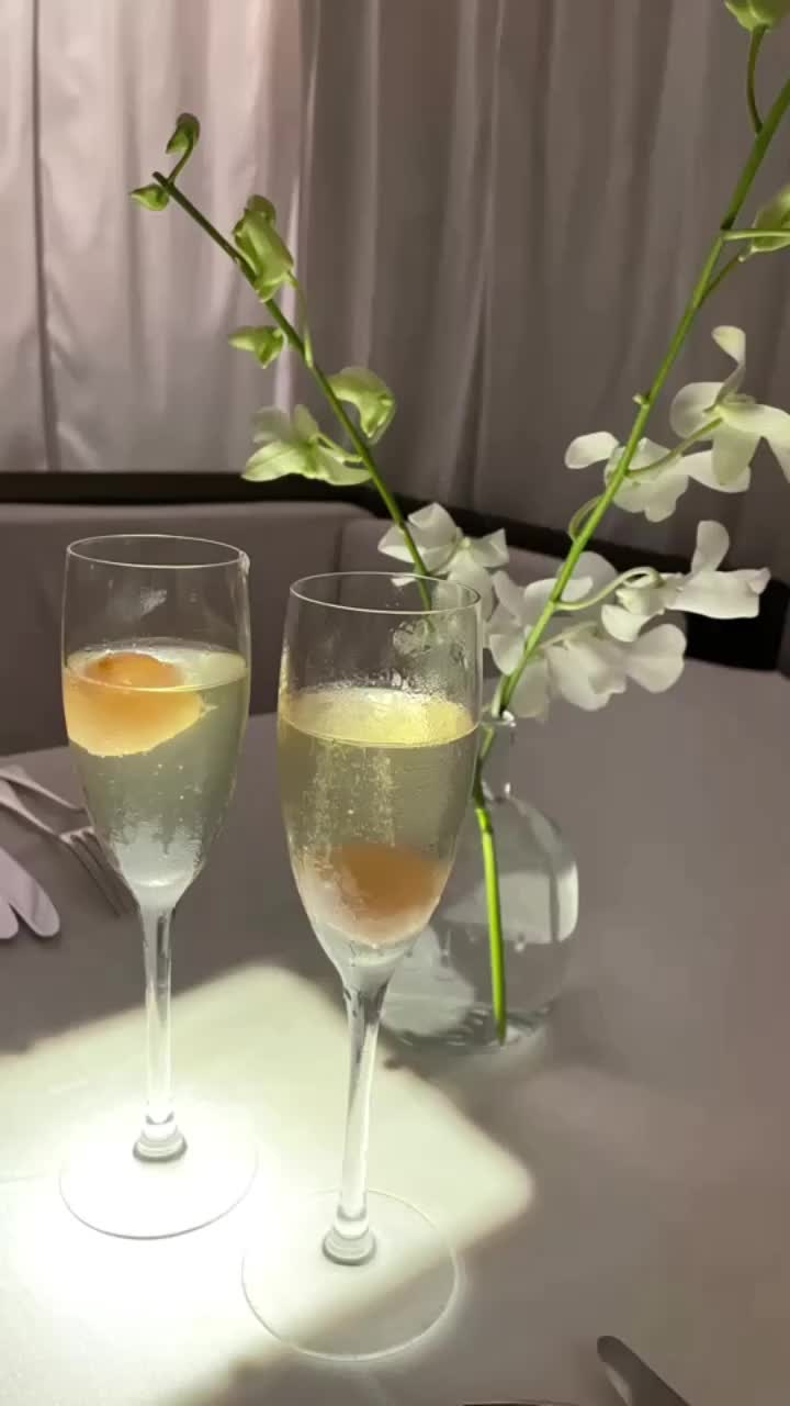 Video review of Mr Chow