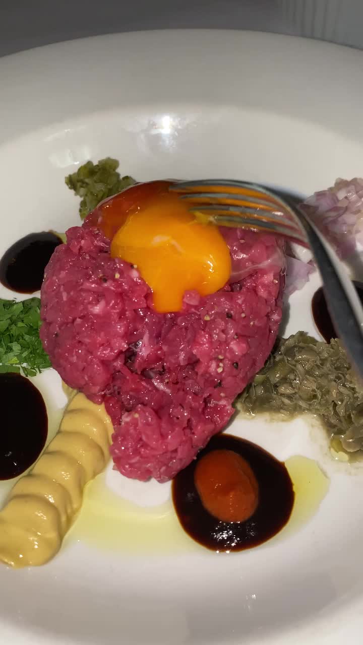 Video review of Claire's Kitchen at le Salon