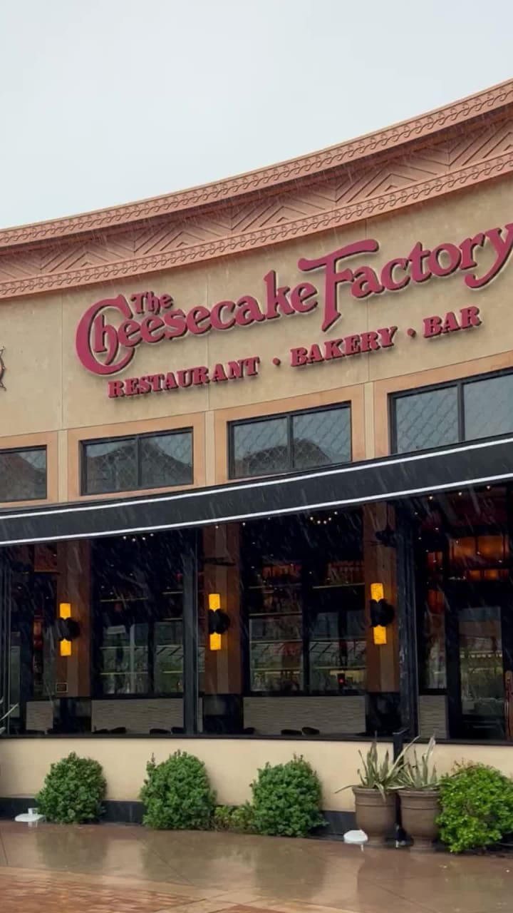 Video review of The Cheesecake Factory