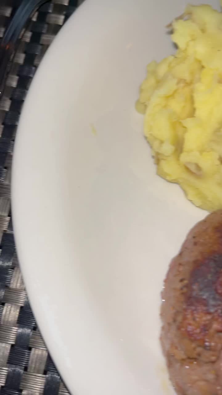 Video review of Ted's Montana Grill