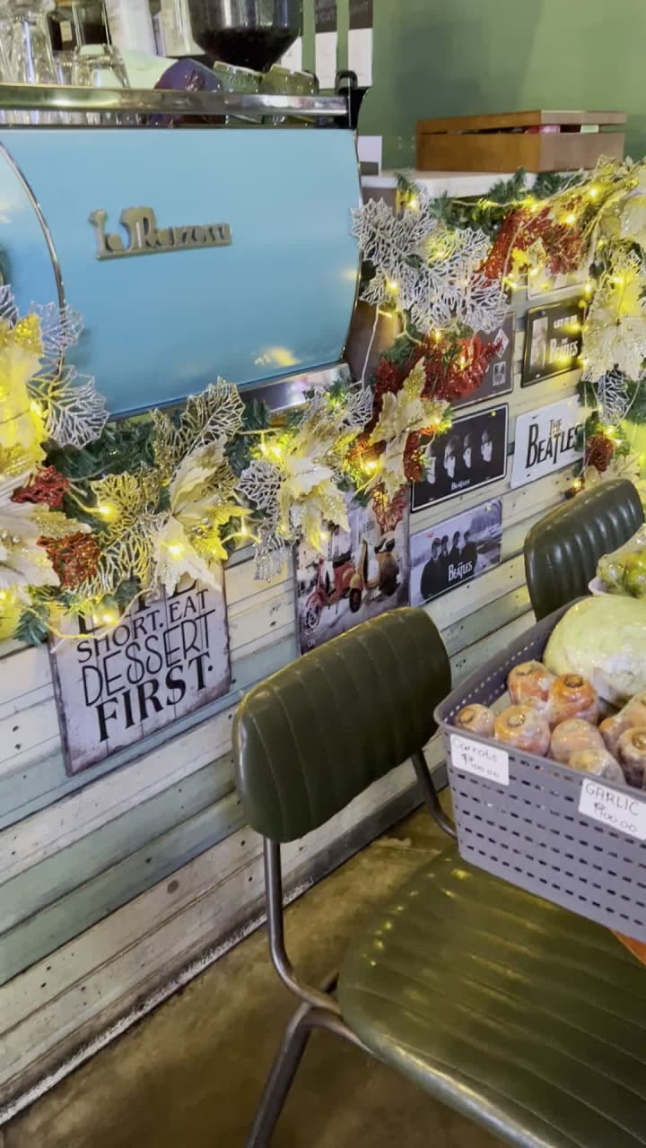 Video review of Cafe Voi La