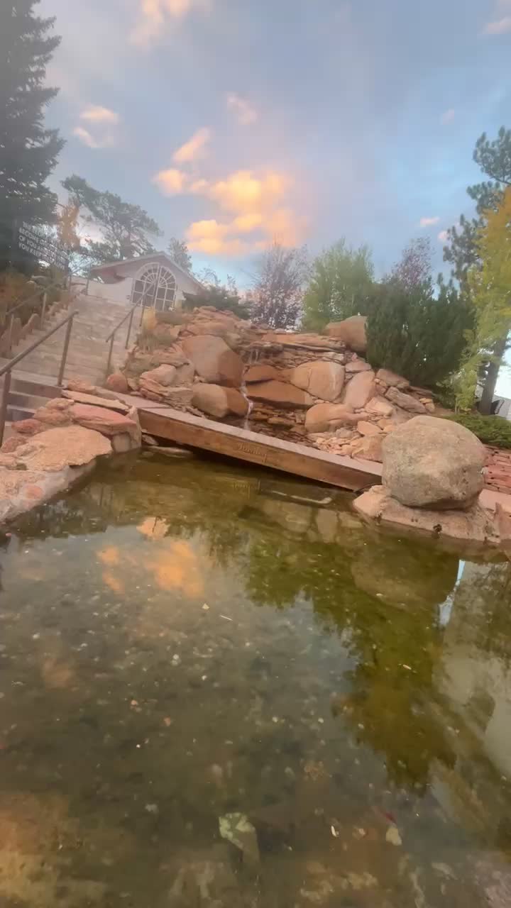 Video review of Cascades Restaurant & Lounge