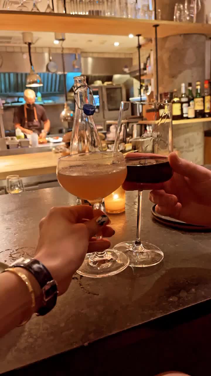 Video review of Debajo