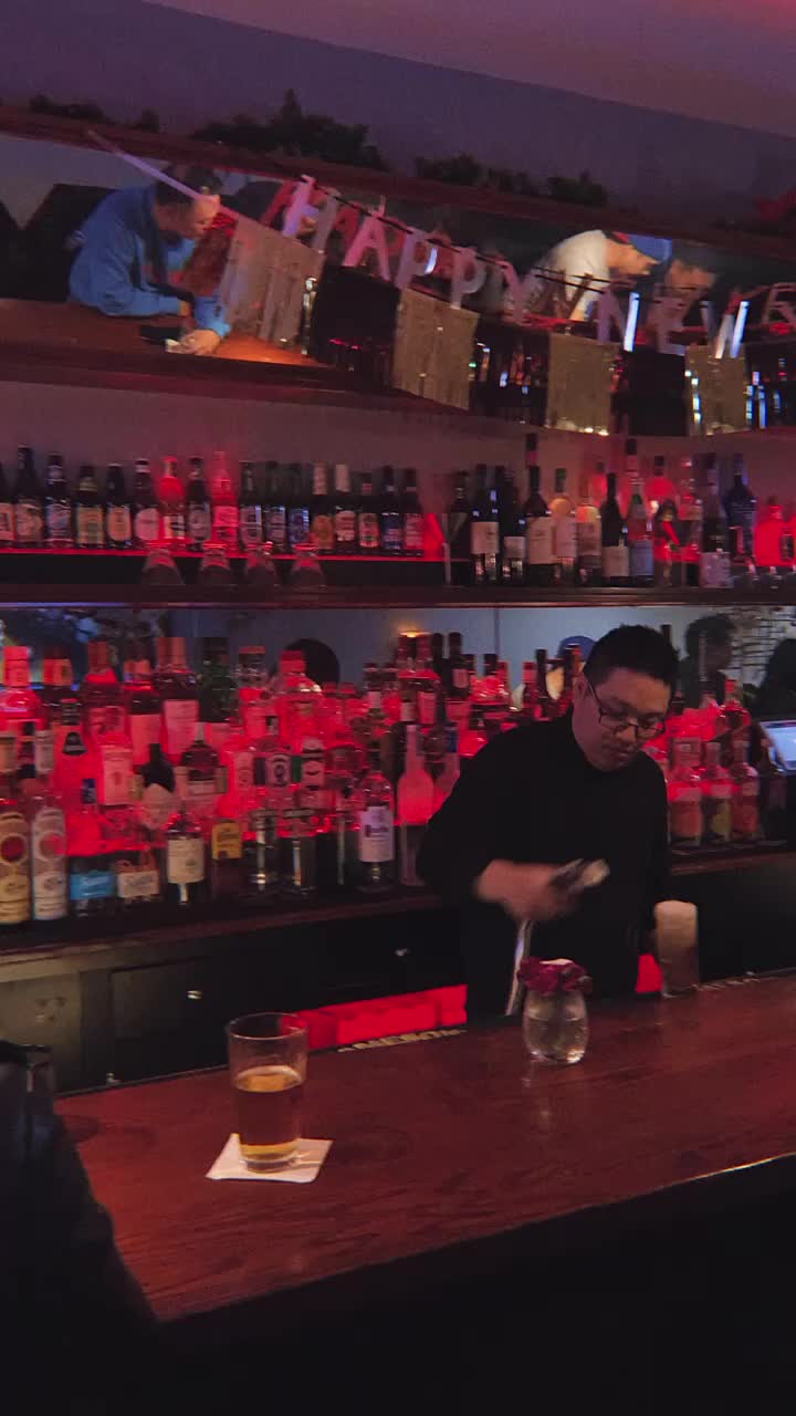 Video review of Asia Roma