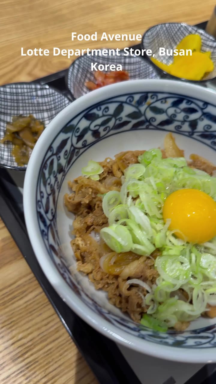 Lotte Department Store Food Court (롯데백화점 푸드코트)