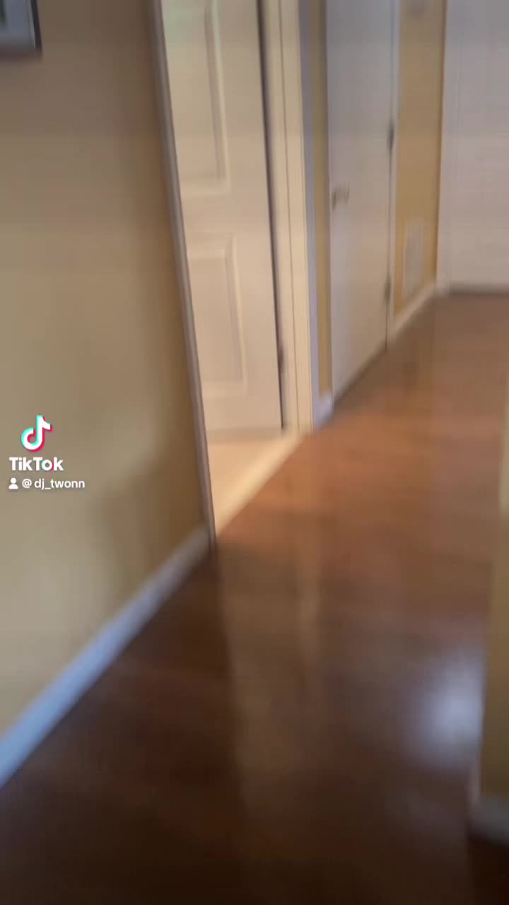 Video review of Golden Rail Irish Pub