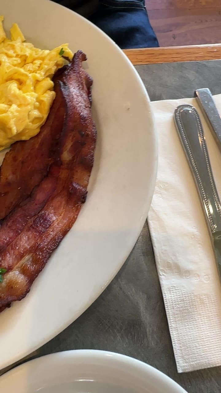 Video review of Joanie's Cafe