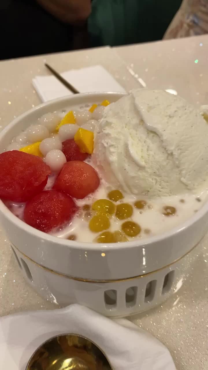 Video review of 520 Dessert 愛甜品