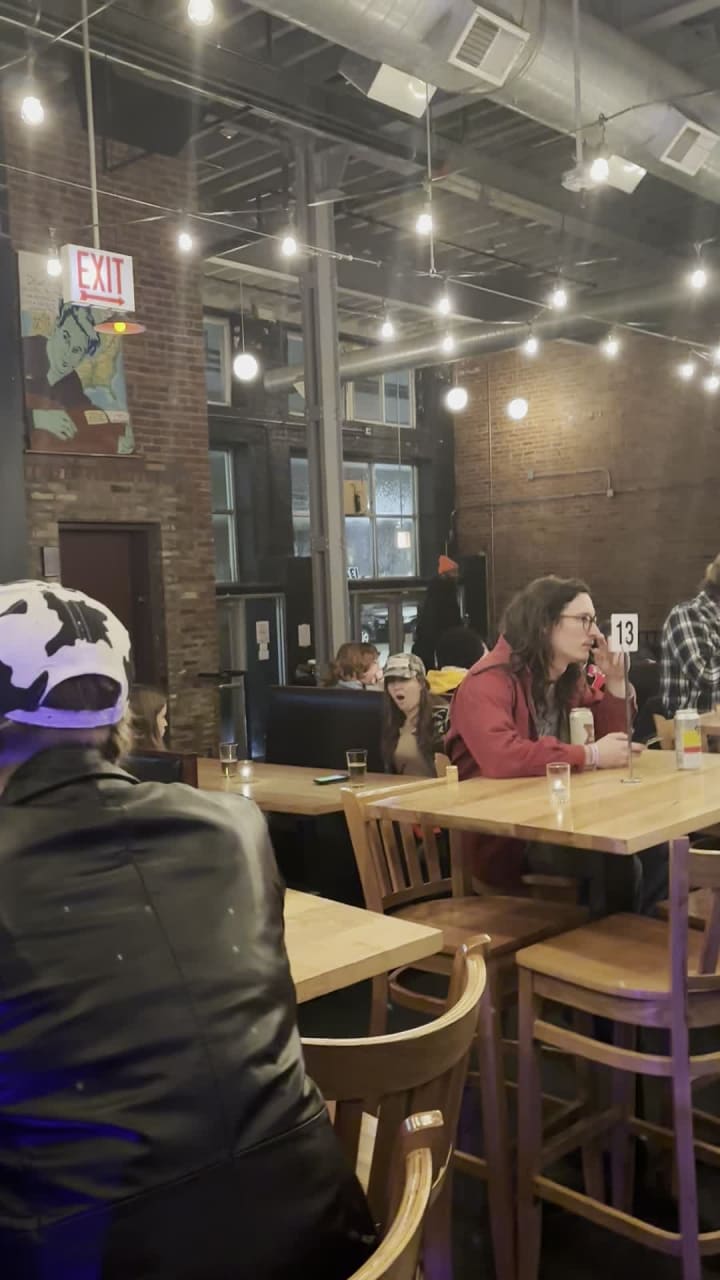 Video review of Bottom Lounge