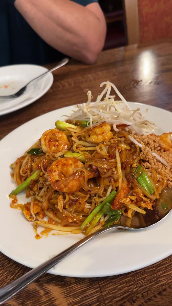 Video review of Archi's Thai Cafe