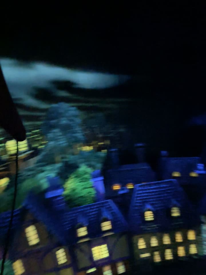 Video review of Mr. Toad's Wild Ride