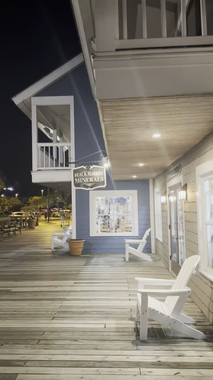 Video review of Barefoot Landing