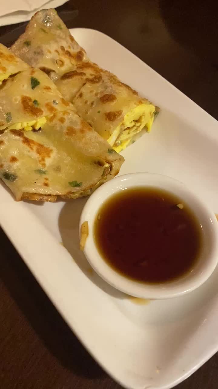 Video review of Taiwanese Bistro Cafe 33