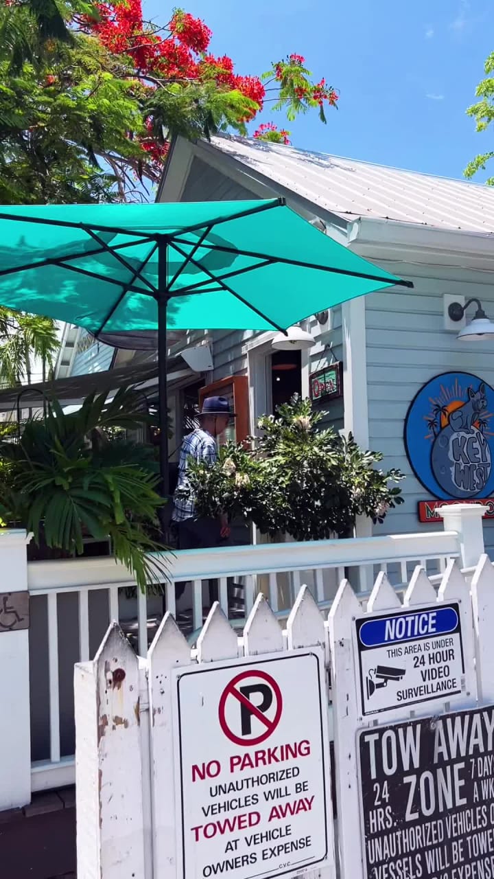 Moondog Cafe & Bakery