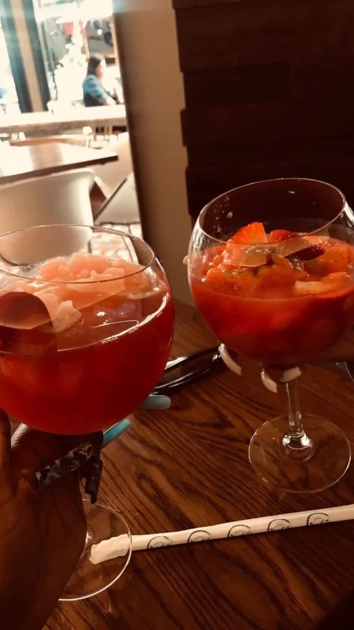 Video review of tashas Cafe