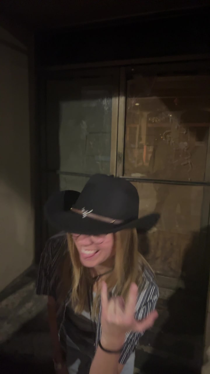 Video review of Bar 35