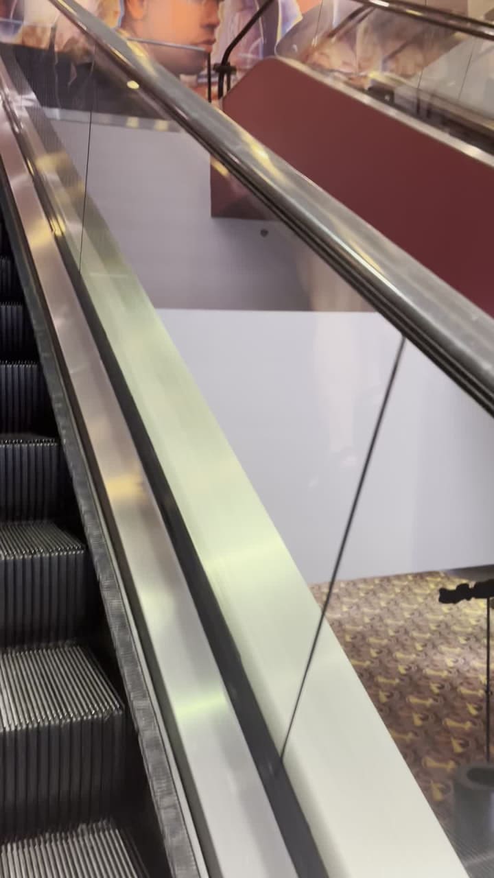 Video review of AMC River East 21