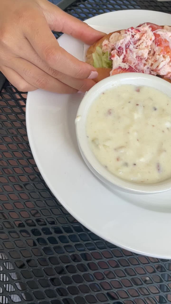 Video review of Tia's On the Waterfront