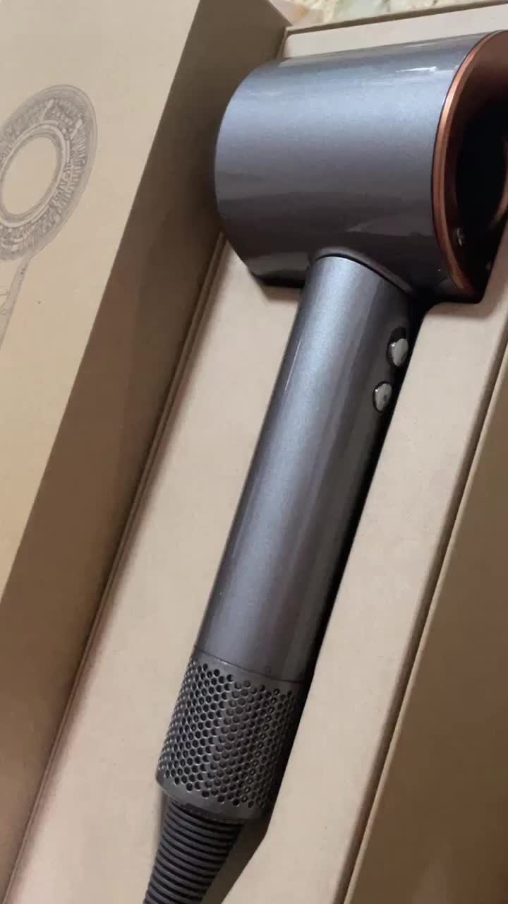 Video review of Courts Megastore