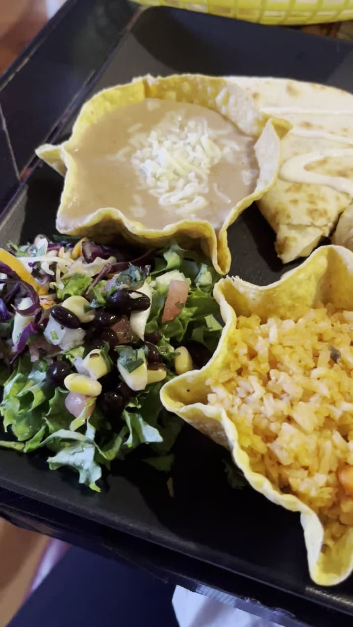 Video review of Dos Taquitos