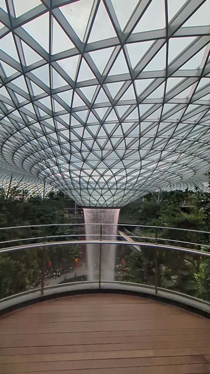 HSBC Rain Vortex - Jewel Changi Airport