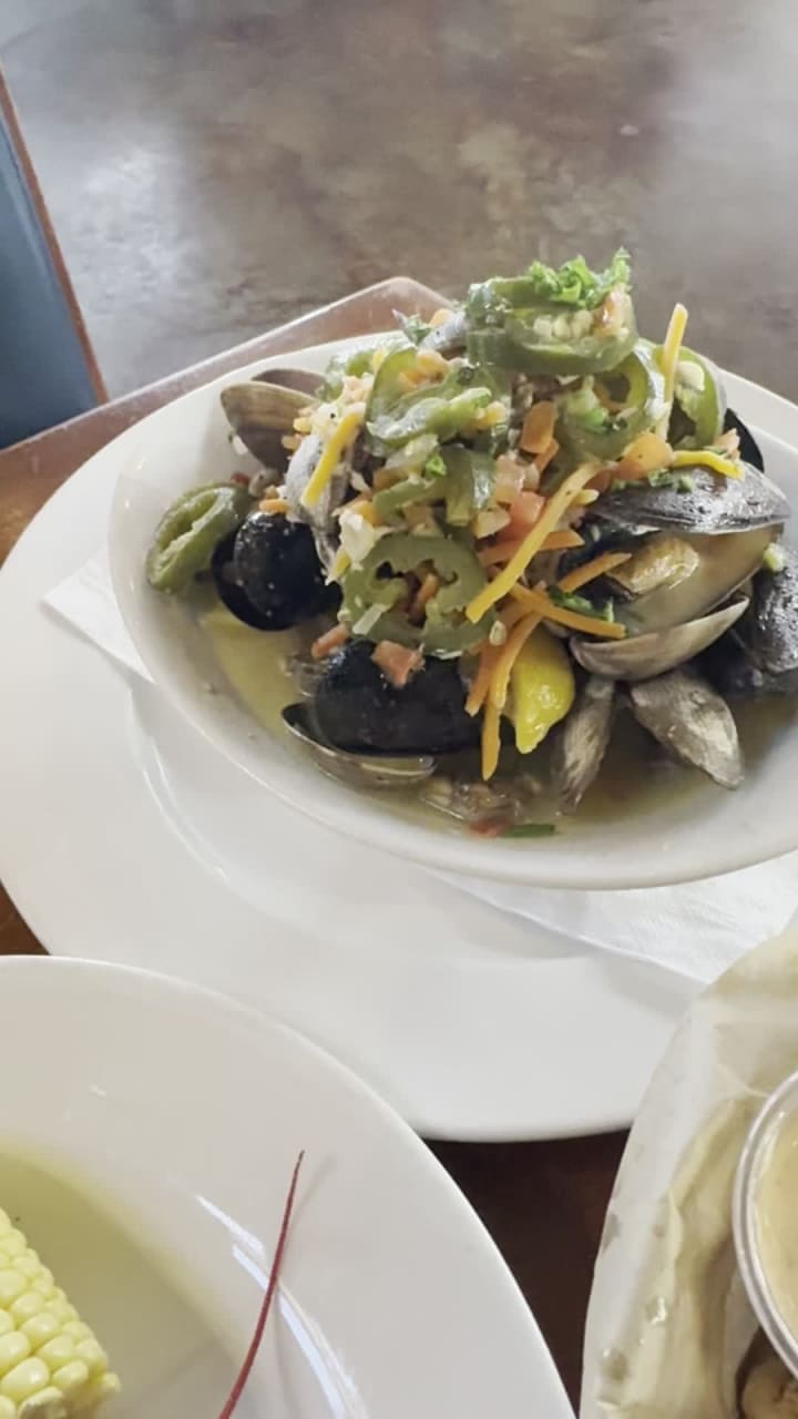 Video review of Gladstone's Long Beach