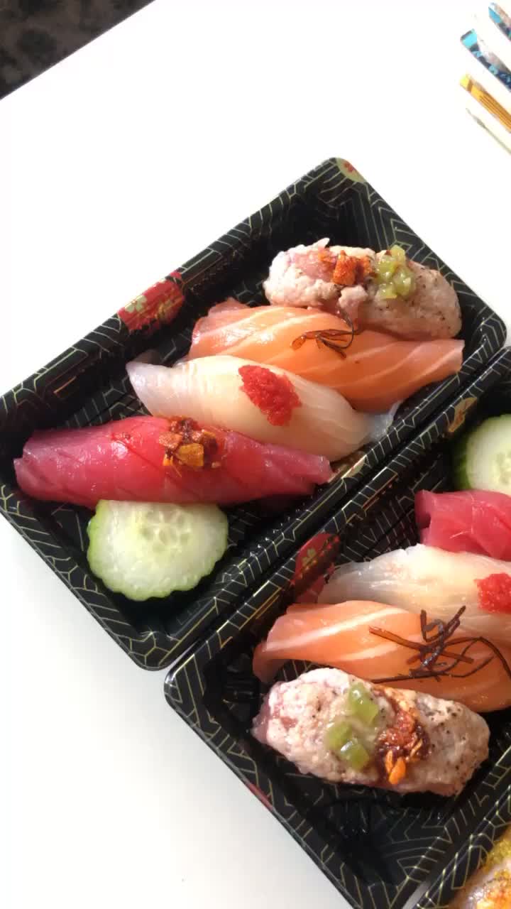 Video review of Momoya