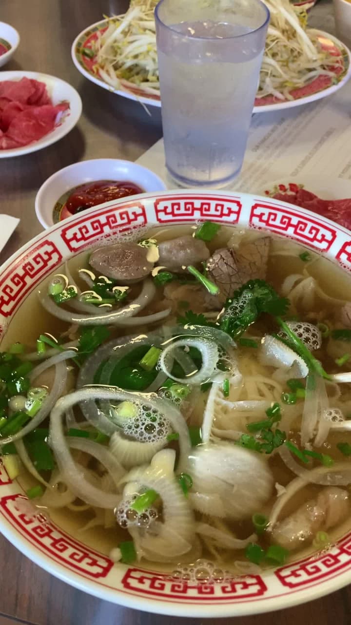 Video review of Tô-Châu