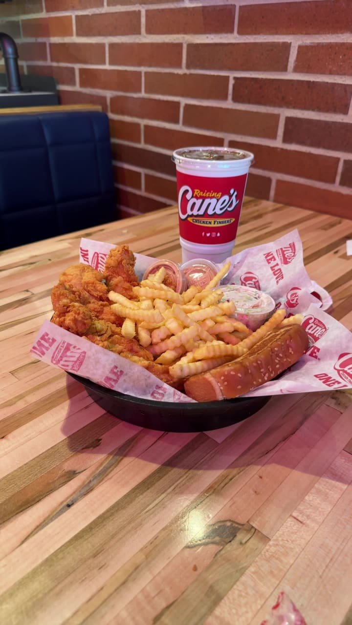 Raising Cane's Chicken Fingers