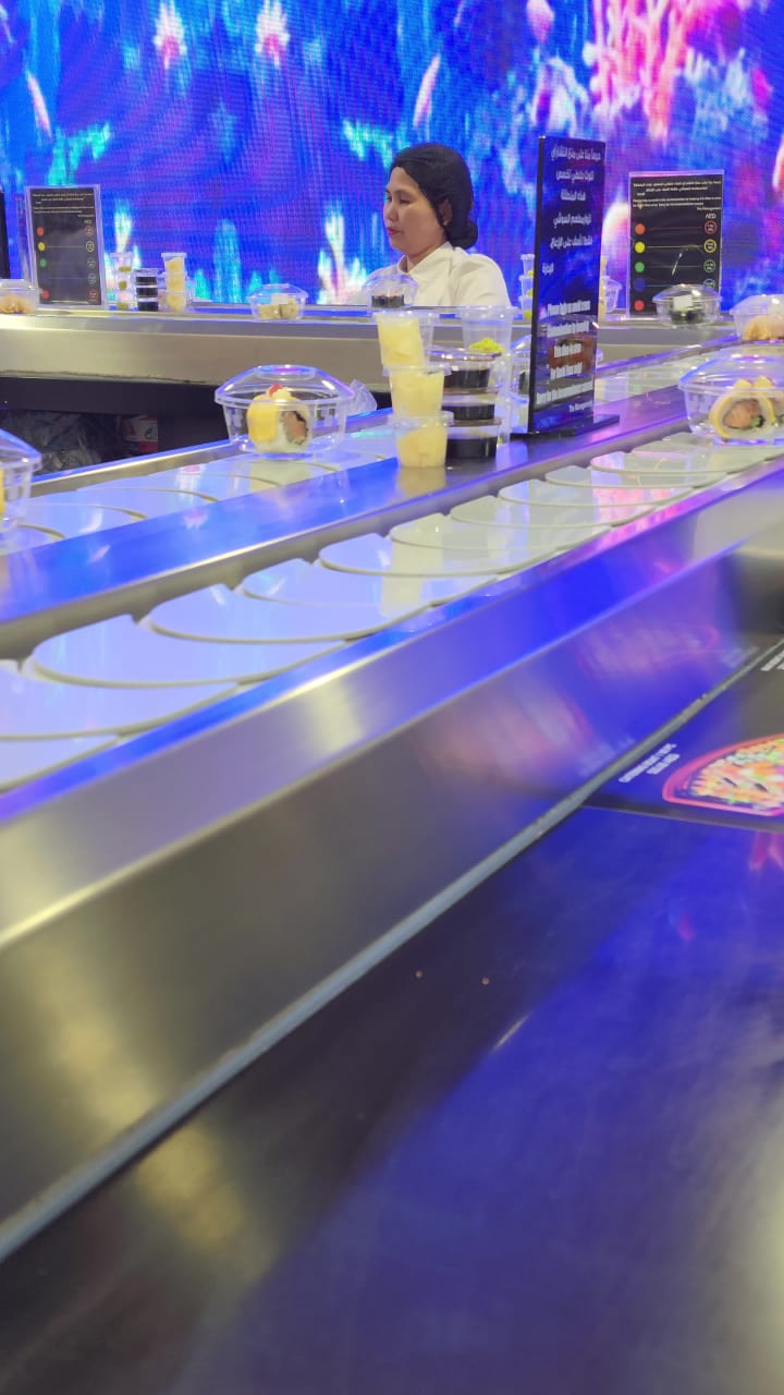 Video review of Mall of the Emirates (مول الإمارات)