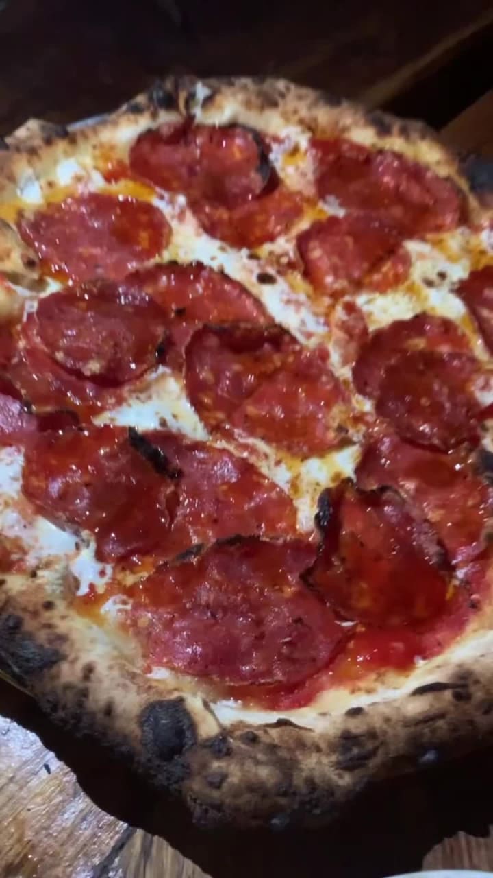 Video review of Paulie Gee's