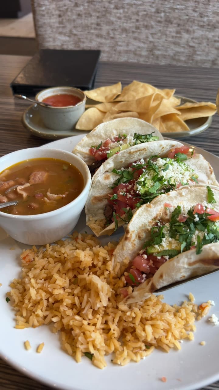 Arturo's Bar & Grill