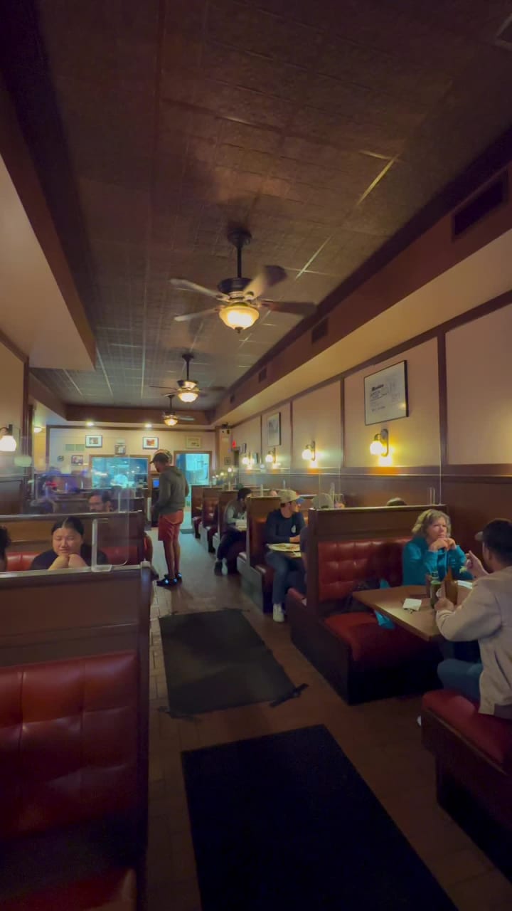 Video review of Modern Apizza