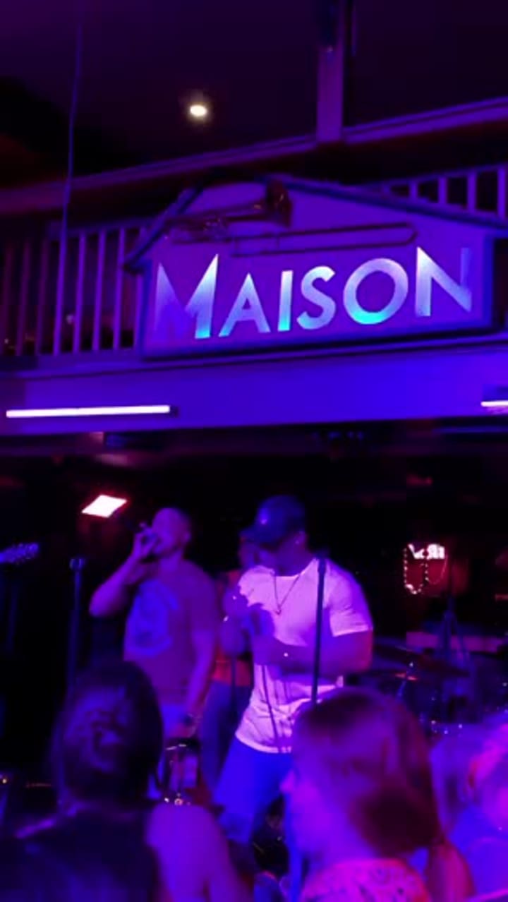 Video review of Maison
