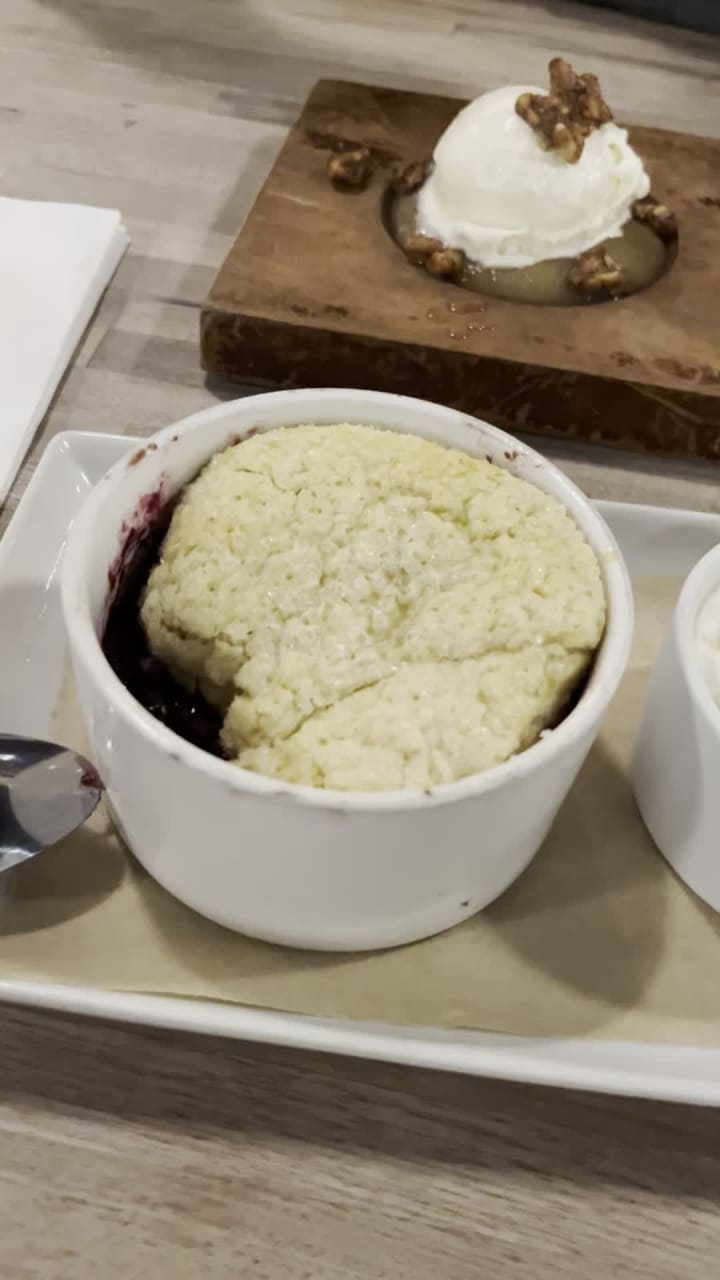 Hot Cakes Molten Chocolate Cakery