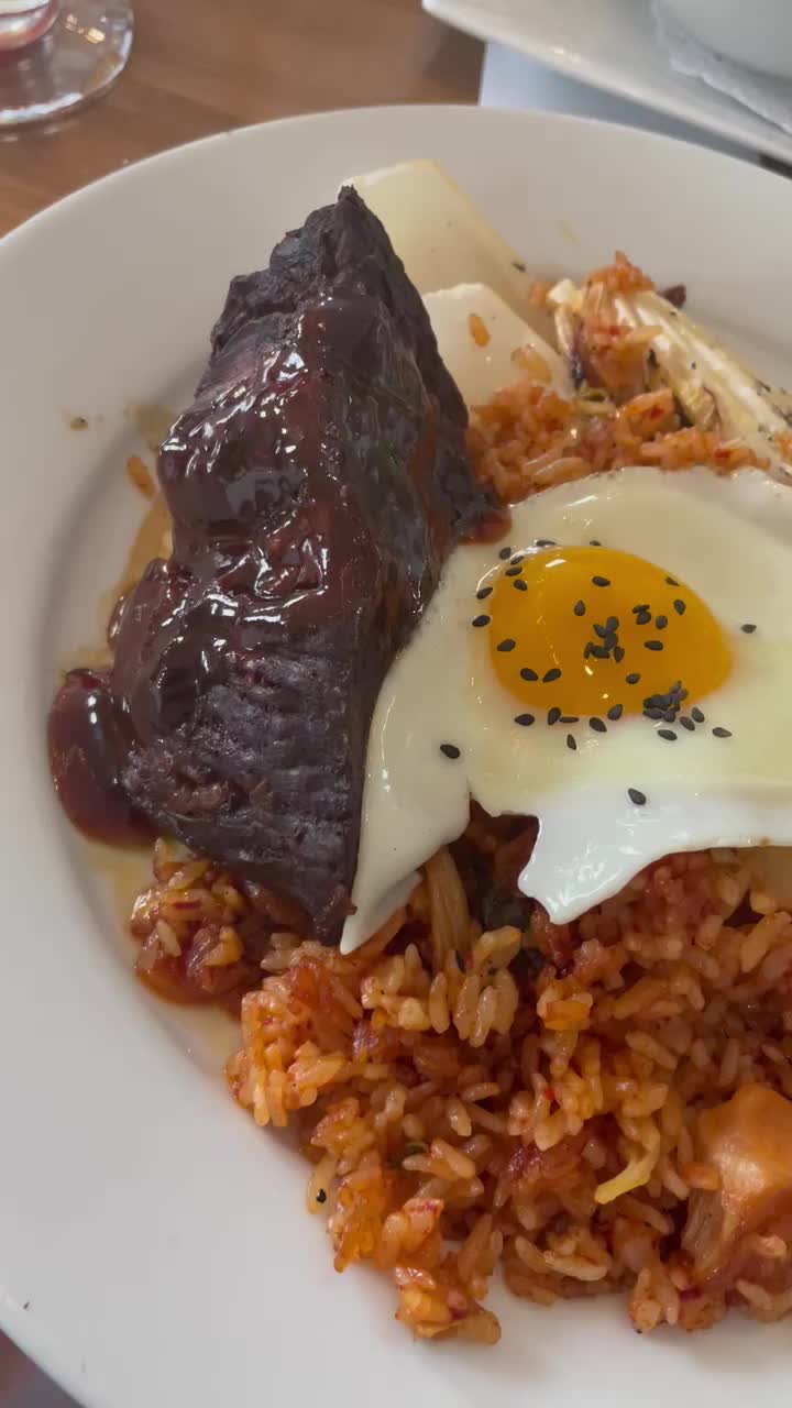 Video review of Whalers